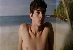 El vídeos porno en español latino prisionero está intoxicado por drogas y es utilizado por un traficante de drogas.