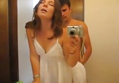 Chica en porno hentay en español latino la gorra se lo folla en la garganta en la leva.